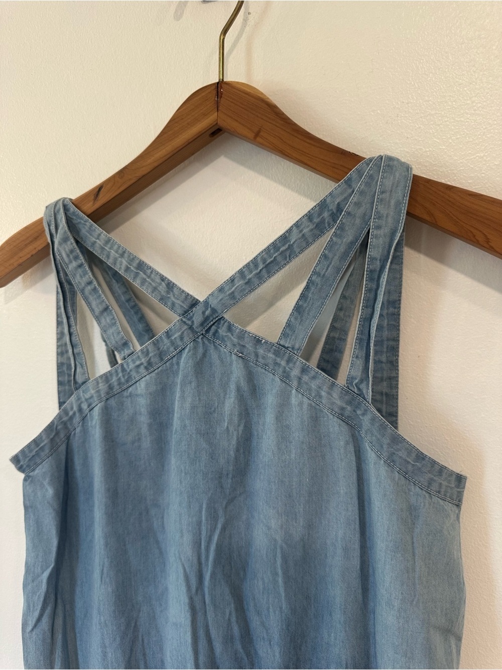Fabletics Liza Chambray Romper Women's Size XS Light Wash Crossback Sleeveless - Picture 4 of 7